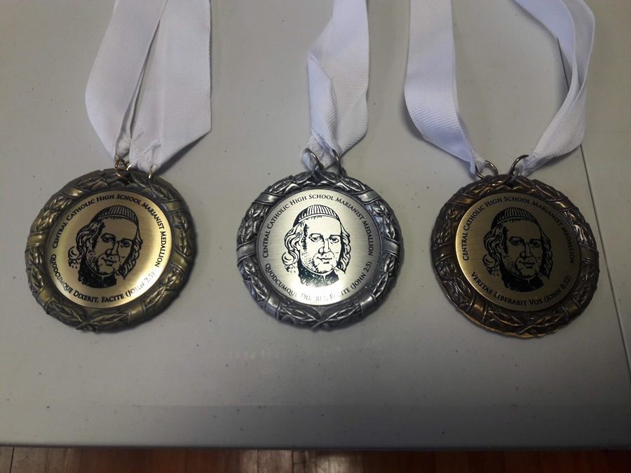 Select Seniors honored with Marianist Medallions