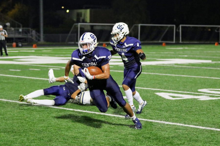 Varsity+football+delivers+big+win+over+Boerne