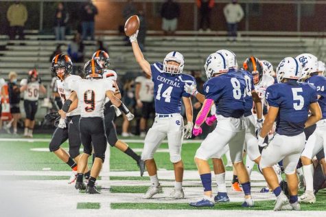 Button defense holds on for Homecoming win